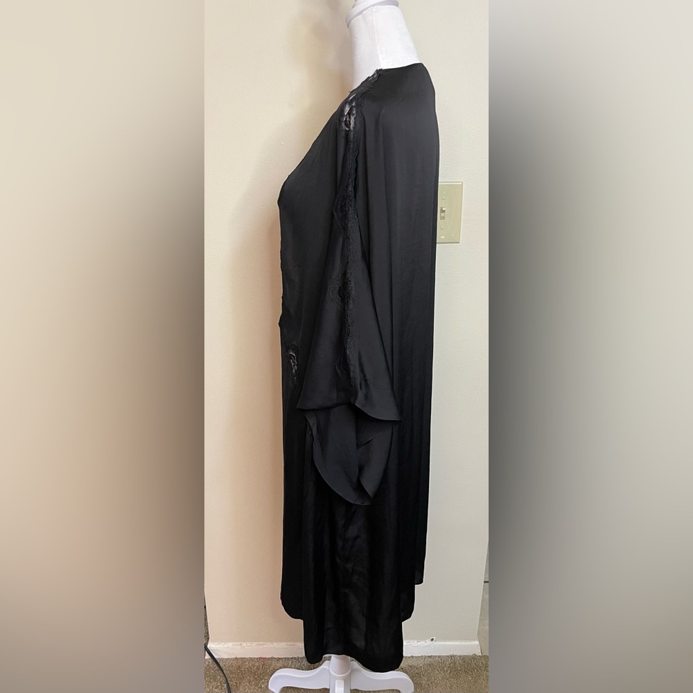 Victoria’s Secret Satin Crochet Lace-Trim Kimono Robes Cover-Up. size XS/S. NWT - Picture 11 of 17